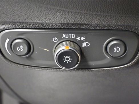 Certified 2023 Chevrolet Equinox Premier image 19