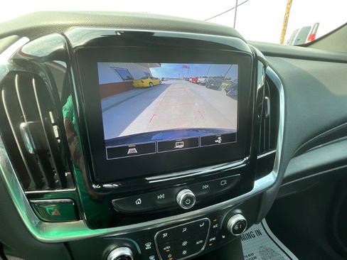 Used 2023 Chevrolet Traverse LT FWD image 14