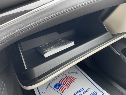 Used 2024 Buick Enclave Essence image 23