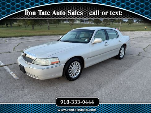 Used 2004 Lincoln Town Car Ultimate image 1