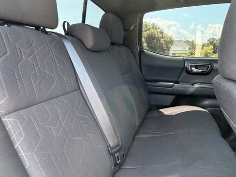 Used 2017 Toyota Tacoma TRD Sport w/ Tow Package RWD image 16