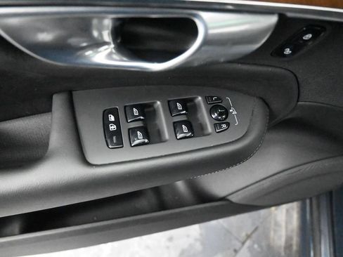 Used 2024 Volvo XC90 B6 Plus image 30