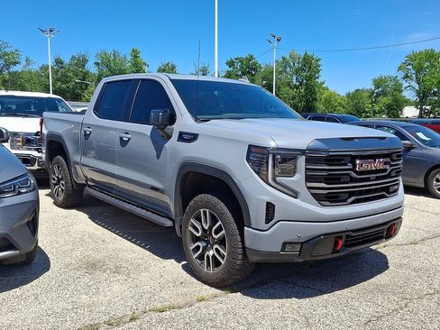 Used 2024 GMC Sierra 1500 AT4 w/ Technology Package AWD/4WD image 6