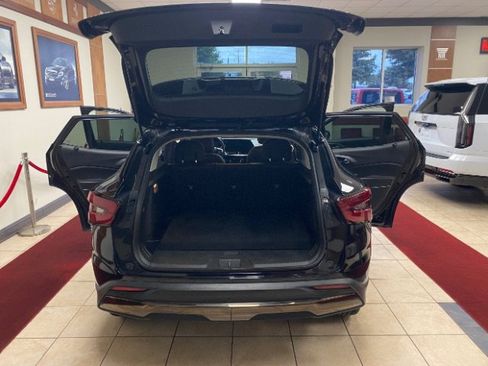 Used 2025 Chevrolet Trax ACTIV w/ Driver Confidence Package FWD image 8