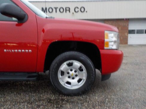 Used 2011 Chevrolet Silverado 1500 W/T image 10