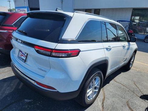 New 2025 Jeep Grand Cherokee Laredo w/ Luxury Tech Group I AWD/4WD image 3