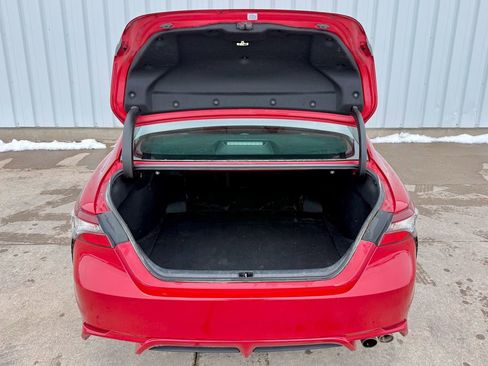 Used 2021 Toyota Camry SE w/ Cold Weather Package image 16