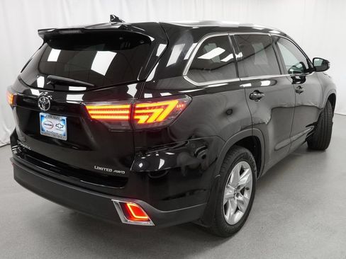 Used 2018 Toyota Highlander Limited AWD/4WD image 23
