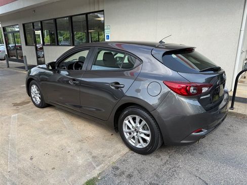 Used 2017 MAZDA MAZDA3 Sport FWD image 11