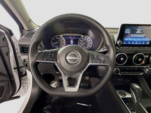Used 2024 Nissan Sentra SV FWD image 13