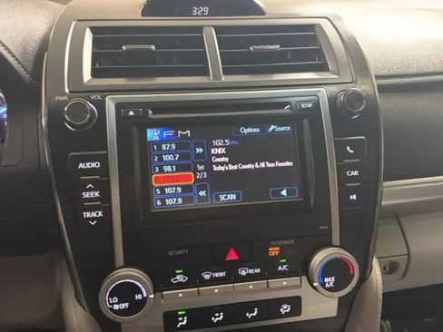 Used 2012 Toyota Camry LE FWD image 13