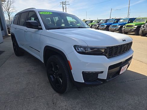 Used 2024 Jeep Grand Cherokee L Limited w/ Luxury Tech Group II image 15