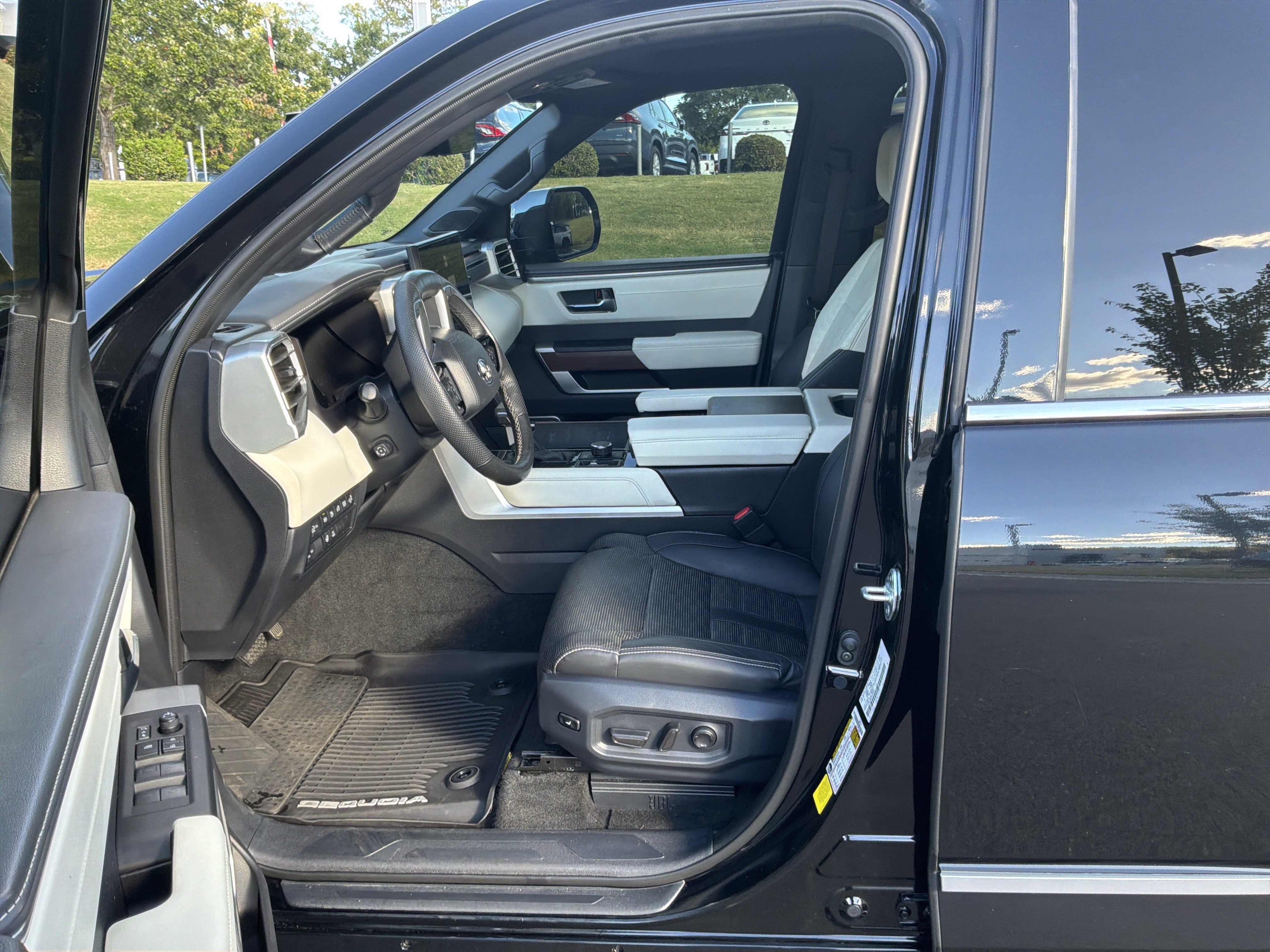 Used 2024 Toyota Sequoia Capstone AWD/4WD image 16