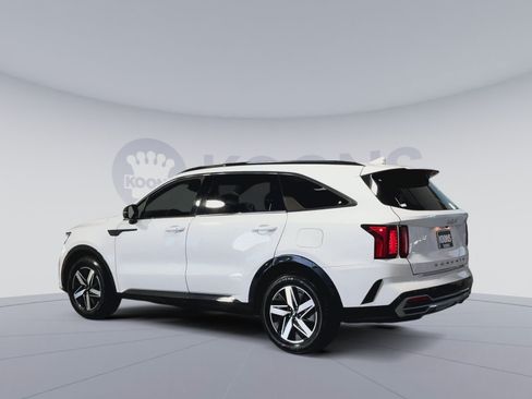 Used 2022 Kia Sorento S FWD image 8