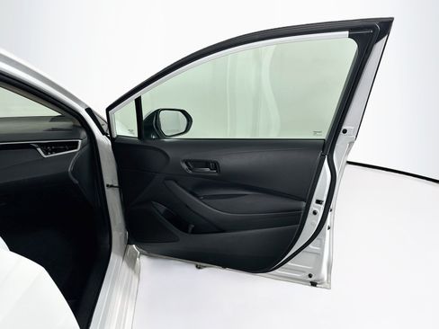 Used 2024 Toyota Corolla LE FWD image 30