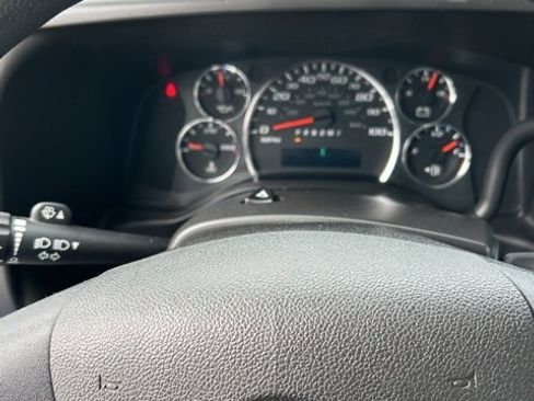 Used 2018 Chevrolet Express 3500 Extended w/ Power Convenience Package image 12