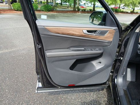 New 2025 Volkswagen Atlas SE image 10