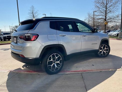 Used 2025 Jeep Compass Limited image 6