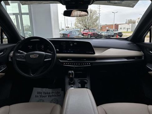 Certified 2024 Cadillac XT4 Luxury w/ Cold Weather Package AWD/4WD image 36