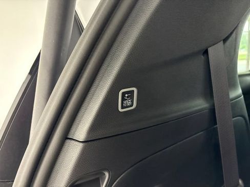 New 2027 Chrysler Pacifica Select AWD/4WD image 8