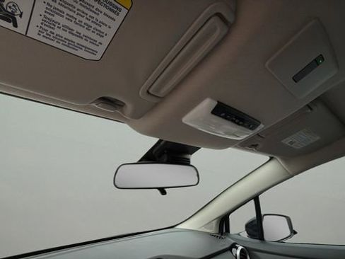 Used 2025 Nissan Versa SR w/ Trunk Package FWD image 27