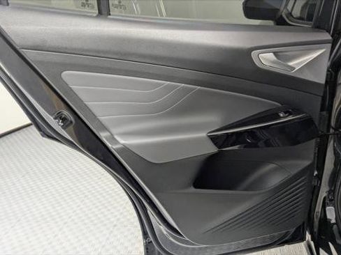 Used 2023 Volkswagen ID.4 Pro S image 16