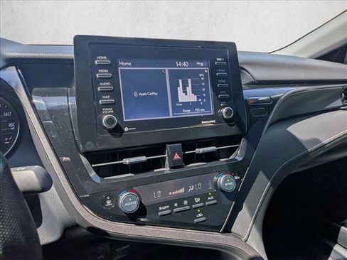 Used 2022 Toyota Camry SE FWD image 12