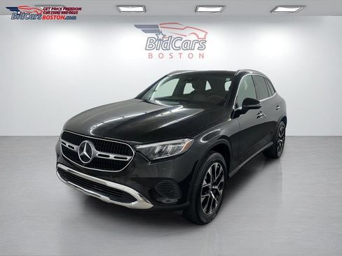 Used 2025 Mercedes-Benz GLC 350e 4MATIC image 1