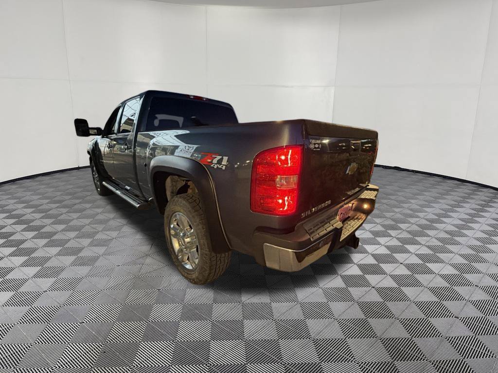 Used 2011 Chevrolet Silverado 3500 LTZ AWD/4WD image 5