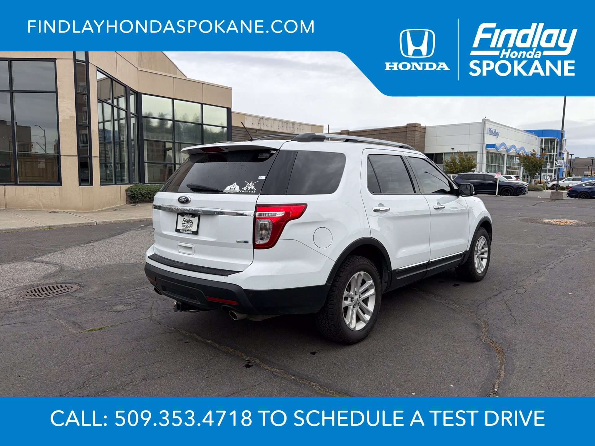 Used 2015 Ford Explorer XLT w/ Equipment Group 202B AWD/4WD image 5