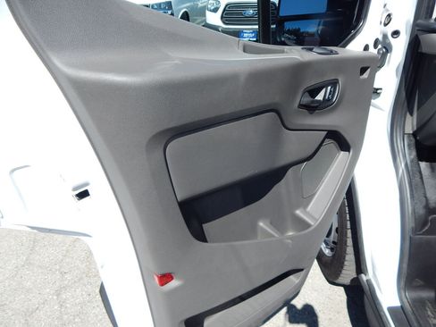 Used 2025 Ford Transit 250 Low Roof RWD image 21