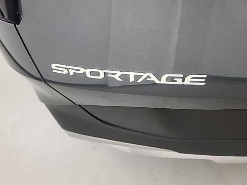 Used 2025 Kia Sportage LX AWD/4WD image 11