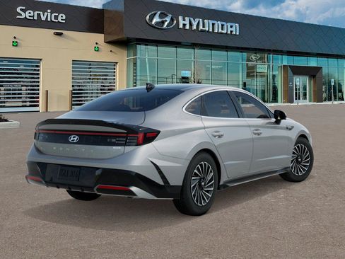 New 2026 Hyundai Sonata Limited FWD image 4