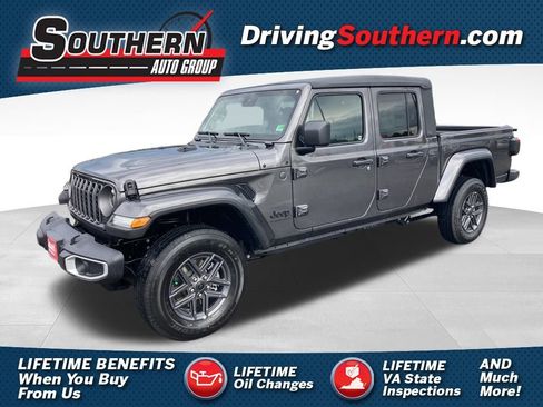 New 2025 Jeep Gladiator Sport image 1