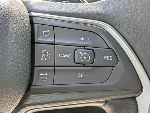 New 2025 Jeep Grand Cherokee Altitude image 23