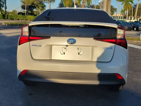 Used 2019 Toyota Prius LE image 6