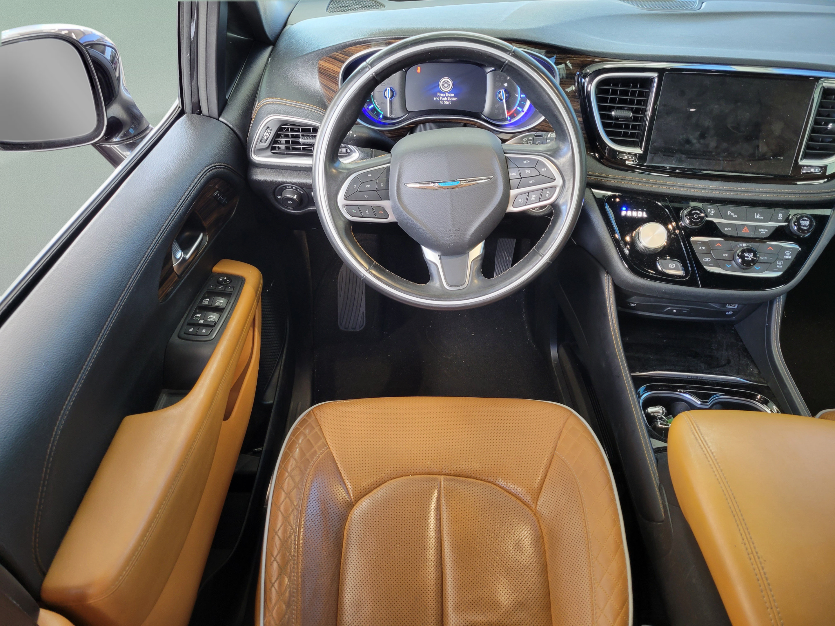 Used 2021 Chrysler Pacifica Pinnacle FWD image 11