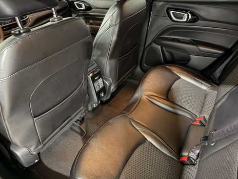 Used 2023 Jeep Compass Altitude image 31