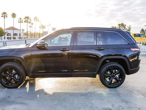 New 2026 Jeep Grand Cherokee Limited AWD/4WD image 14
