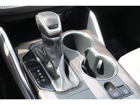 Used 2022 Toyota Highlander Platinum AWD/4WD image 28