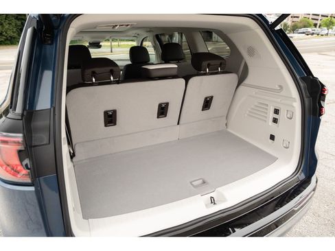 New 2026 GMC Acadia Denali FWD image 34