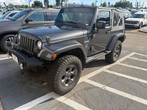 Used 2017 Jeep Wrangler Sport AWD/4WD image 2