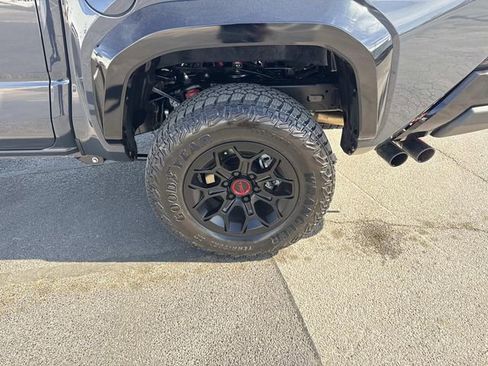 Used 2025 Toyota Tacoma TRD Pro AWD/4WD image 31