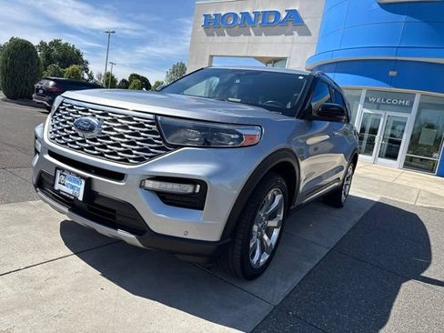 Used 2020 Ford Explorer Platinum w/ Premium Technology Package AWD/4WD image 18