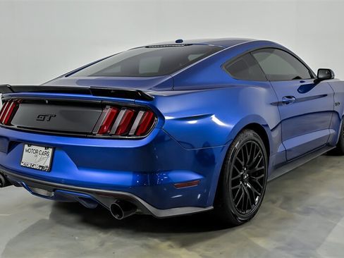 Used 2017 Ford Mustang GT Premium w/ GT Performance Package RWD image 9