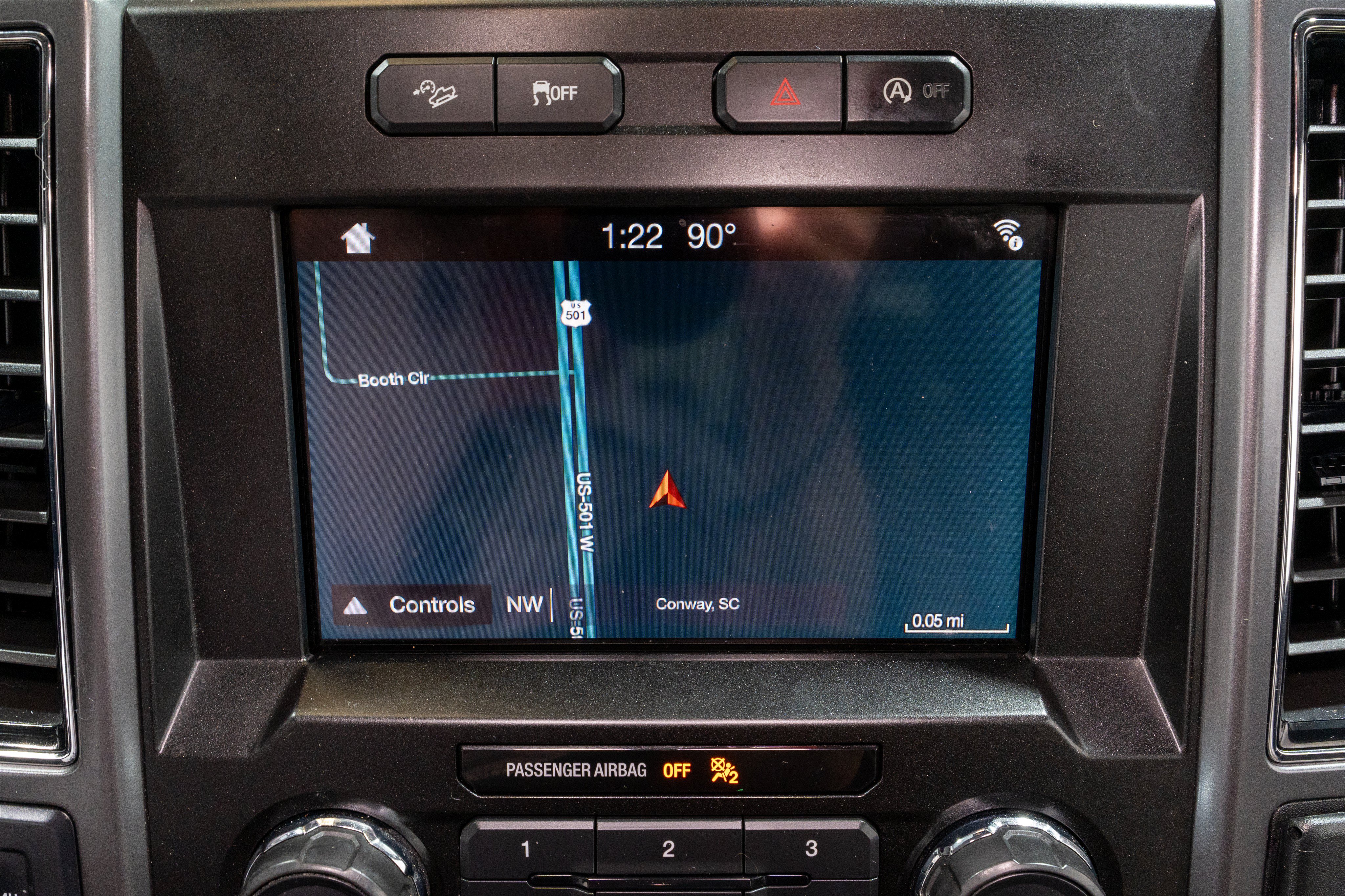 Used 2019 Ford F150 XLT w/ Equipment Group 302A Luxury AWD/4WD image 17
