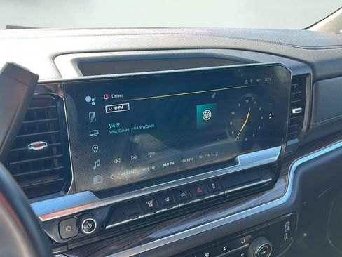 Used 2024 Chevrolet Silverado 2500 LT image 17