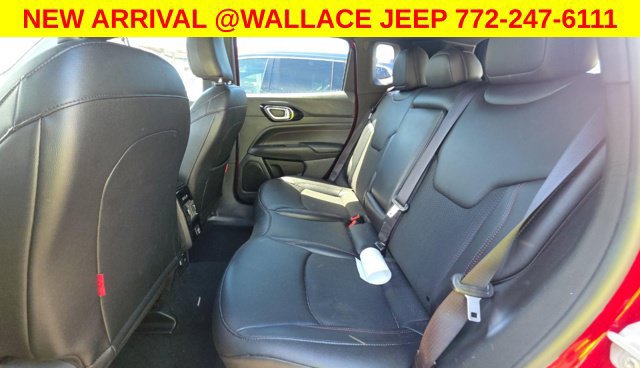 Used 2025 Jeep Compass Trailhawk AWD/4WD image 2