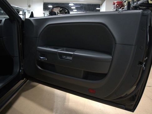 Used 2009 Dodge Challenger R/T image 33