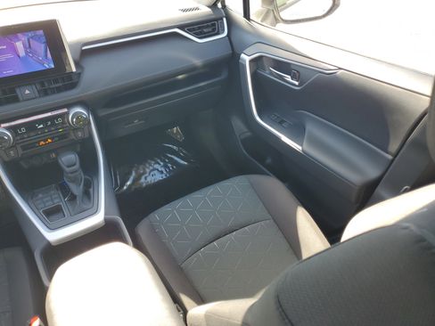 Used 2025 Toyota RAV4 XLE image 14